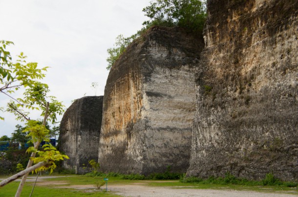 Кубические скалы gwk-парка на Бали